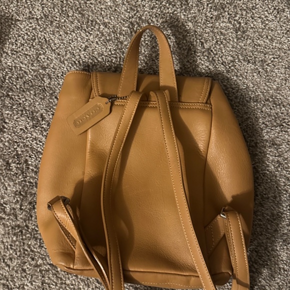 Leather coach backpack - Picture 3 of 8